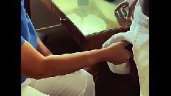 Motel maid faz hora extra para bbc facial