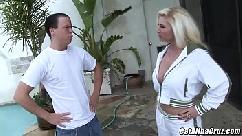 Devon lee ensina o enteado a fazer sexo oral na garganta facial