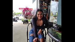 Muito arriscado você realmente quer que eu te foda aqui em público sexo na rua pego