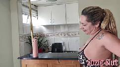 Enquanto fazia exercícios com o professor ele ficou excitado e excitado treinei no pau dele