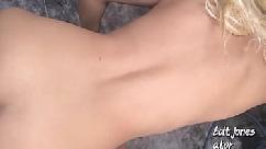 *mulher do policial quer dar o troco falou que ele come todo mundo na rua menos ela porém ela quis vingança gravou para xvideos com máscara e peruca dando seu belo cuzinho no aro