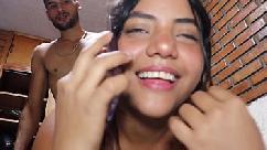 Meu namorado me ligou enquanto eu estava transando com minha melhor amiga da escola - natalygirl