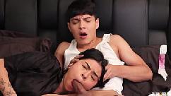 Compartilhando a cama com a universitÁria estrangeira ingÊnua april addams