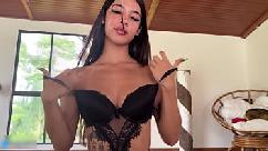 Meu amigo me fode no quarto dele eu gosto de arrombar meu cu