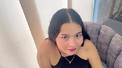 Procurando dinheiro fÁcil jovem latino contrata uma garota para transar com ela com força e descobre que sua meia-irmã é a prostituta