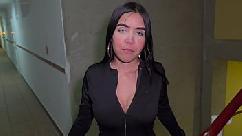 Meu vizinho tocou no meu pênis na rua e isso me deixou envergonhado - depois disso fomos para o meu apartamento para transar