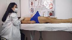 O pau levantou na frente da enfermeira