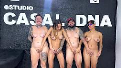 Minhas amigas da faculdade quis fazer uma suruba na minha casa todo mundo se comeu todas gozaram no cu e na buceta qui delícia