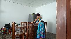 Empregada pecadora abre sua linda buceta