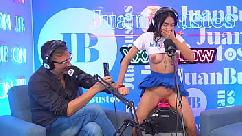 Little kinky colombian mayraoficial cums on the sybian machine - juan bustos podcast