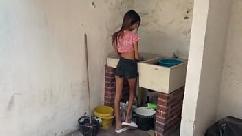 Pornografia caseira no quintal da casa da minha meia-irmà pequena sexo duro e gostoso atÉ gozar na buceta dela