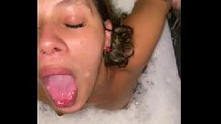 Arrombei tão gostoso o cu dessa gostosa que ela acabou sujando tudo no anal intenso