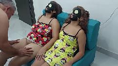 O padrasto gostoso dá às enteadas um tempo de relaxamento