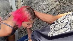 O amigo maloka do carmona me fodeu todinha no quintal dele